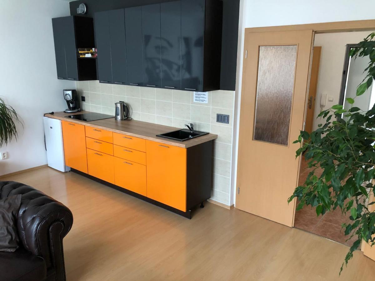 Richie Apartment Near Aquapark Прага Экстерьер фото